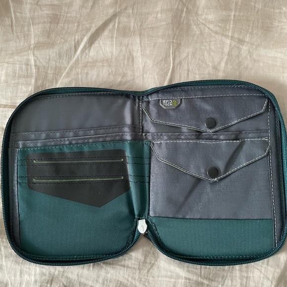 Kathmandu RFID Passport Holder - Picture 8 of 10